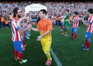 Barca mừng chức vô địch bằng chiến thắng tại Madrid