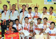 End of Football tournament for underprivileged children- The 2013 Hoa Sen Tole Cup: Gia Lai defended their lead at the top