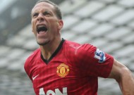 Manchester United defender Rio Ferdinand signs one-year extension