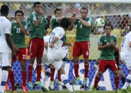 Mexico 1-2 Italy, Balotelli giải 'bài toán 43 năm'