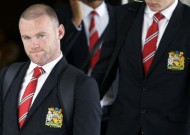 Rooney trở lại Anh vì chấn thương 