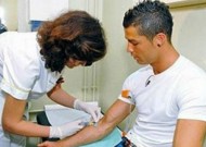 Rộ tin Ronaldo đi hiến máu