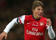 Arshavin chỉ trích cổ động viên Arsenal