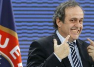  Nổi hứng, Michel Platini đòi bỏ luật thẻ vàng