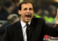 HLV Allegri: Milan đang ở cuộc chiến trụ hạng