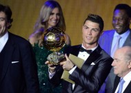 Ronaldo wins 2013 FIFA Ballon d'Or