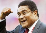 Benfica and Portugal legend Eusebio dies aged 71