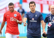 World Cup - Hodgson concerned about Oxlade-Chamberlain