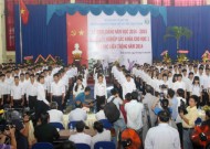 Các tân sinh viên U-19 Việt Nam dự lễ khai giảng