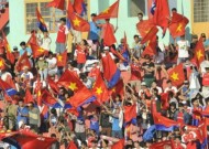 Vietnam league organizer encourages fans, officials, coaches not to smoke in new season