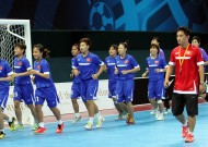 Đội tuyển futsal nữ Việt Nam có buổi tập làm quen NTĐ Nilai