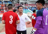 Vietnam will face Singapore after cruising past Hong Kong into AYA Bank Cup final