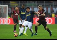 AC hoà kịch tính Inter trong trận derby Milan