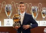 Ronaldo lần thứ 4 đoạt danh hiệu Quả bóng Vàng