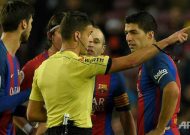 Suarez sent-off as Barca oust Atletico to reach final