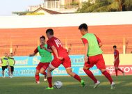 Đội tuyển U20 Việt Nam thắng U19 trong trận giao hữu trên sân Nha Trang