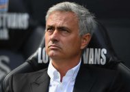Manchester United considering a surprise late move for left-back