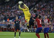 Jan Oblak open to leaving Atletico Madrid in 2018 amid £92m PSG links