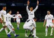 Real Madrid earn late win at Real Betis