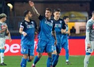 Napoli's surprise defeat puts Juventus within reach of title