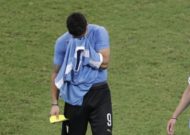 Copa América: Luis Suárez misses shootout penalty as Uruguay exit to Peru