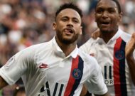 Neymar ignores boos from PSG fans to score stunning last-minute winner