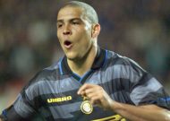 'I nearly wet myself!’- Ronaldo left Cole starstruck in the tunnel before Manchester United's clash with Inter in 1999