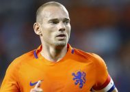 Wesley Sneijder: Former midfielder considers comeback after returning to training