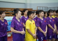 Phó Chủ tịch LĐBĐVN Trần Anh Tú động viên ĐT Futsal Nữ Việt Nam trước giải futsal nữ Đông Nam Á