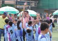 Những màn so tài không khoan nhượng của các cầu thủ nhí khối lớp 3 VCK Festival bóng đá học đường năm 2025