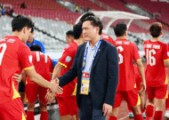 Trưởng đoàn Trần Anh Tú tiết lộ cầu thủ U23 Việt Nam bị bóp cổ vẫn đứng vững