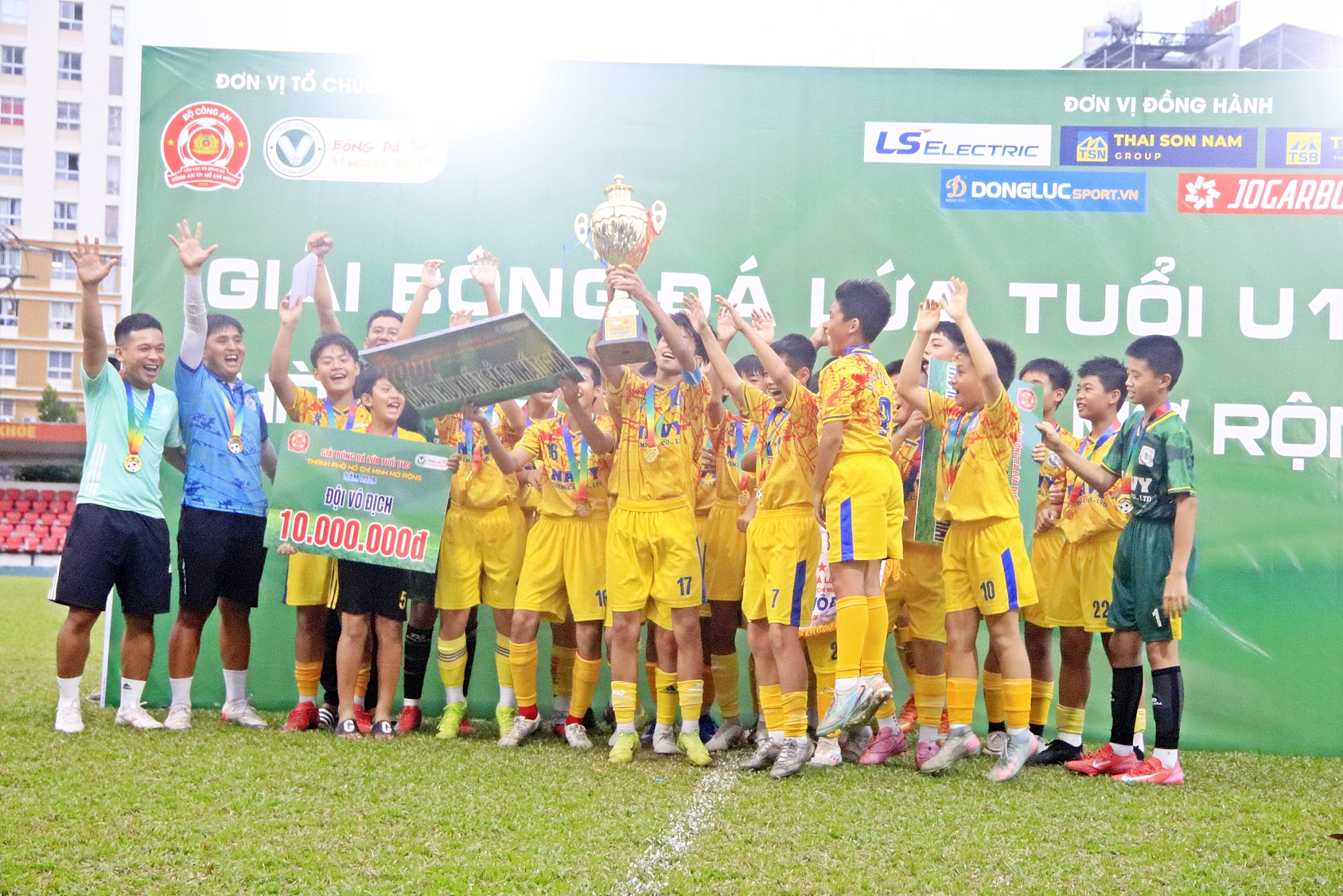 Chùm ảnh: Navy Phú Nhuận đăng quang giải bóng đá U1 3 năng khiếu mở rộng TP. Hồ Chí Minh 2026